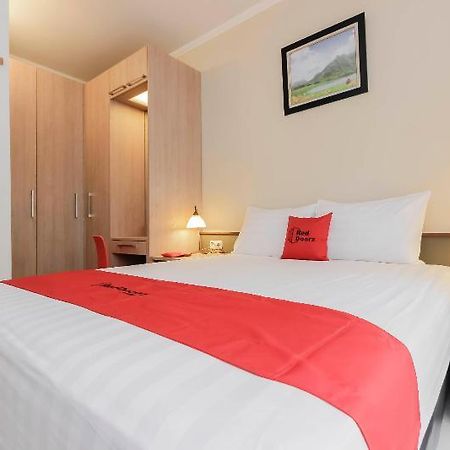 Reddoorz Syariah Plus At Jatibening Hotel Bekasi Esterno foto
